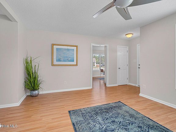 5th image of 6921 Peppermill Way