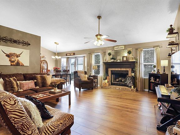 5th image of 6902 Stoney Creek Dr