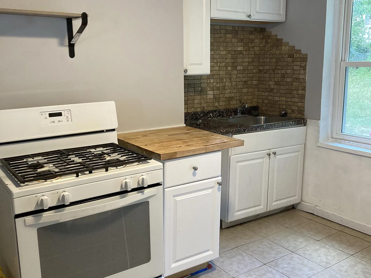 561-565 Congress Street - 2 Brunswick ave, Rear Apt — Photo 4