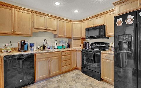 2nd image of 1606 Meadowbrook St