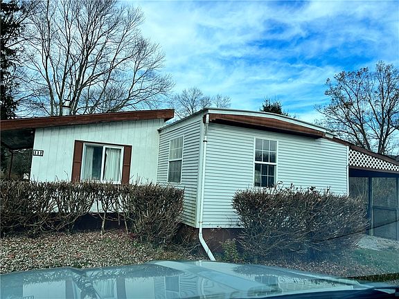 2nd image of 111 Crandon Dr