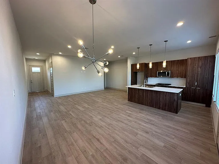 6804 Troya Ln — Photo 5