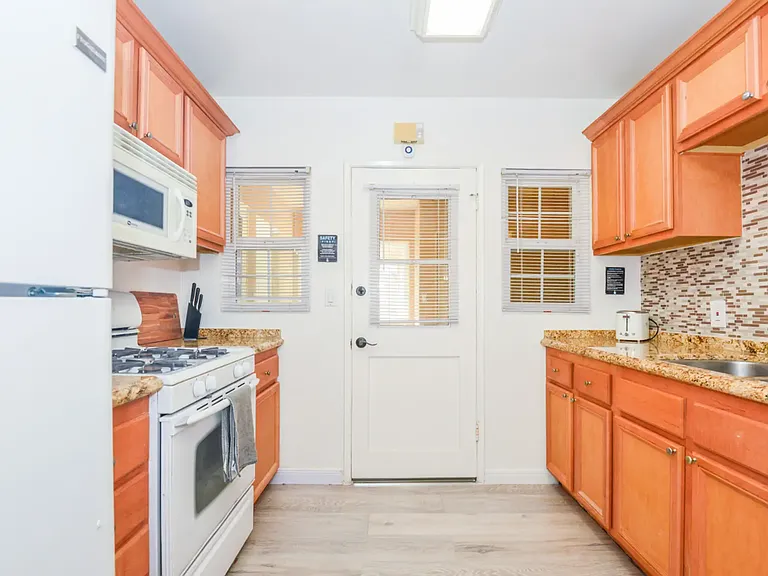 401 S Rodeo Dr #D3 — Photo 10