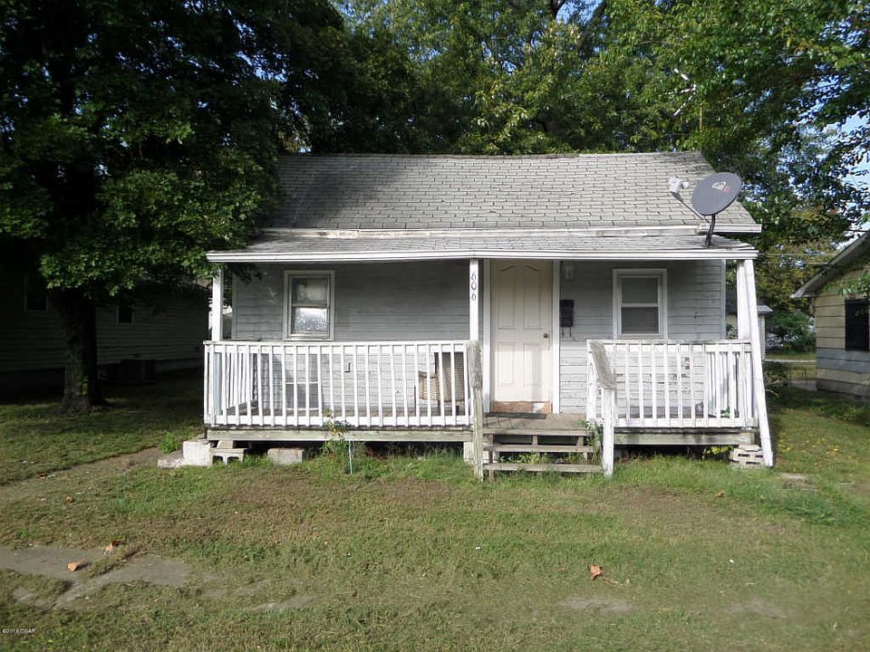 1st image of 606 N Main St