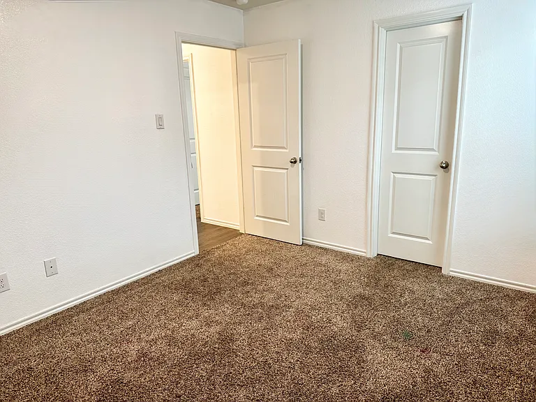 4325 Pyramid Dr — Photo 22