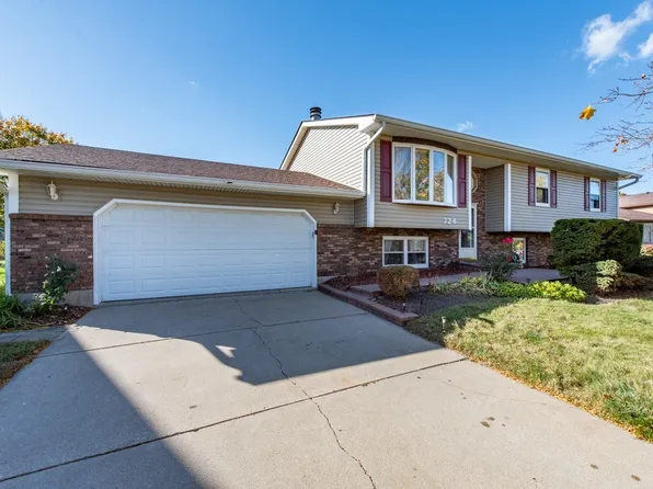 724 Roberts Rd, Winthrop Harbor, IL 60096