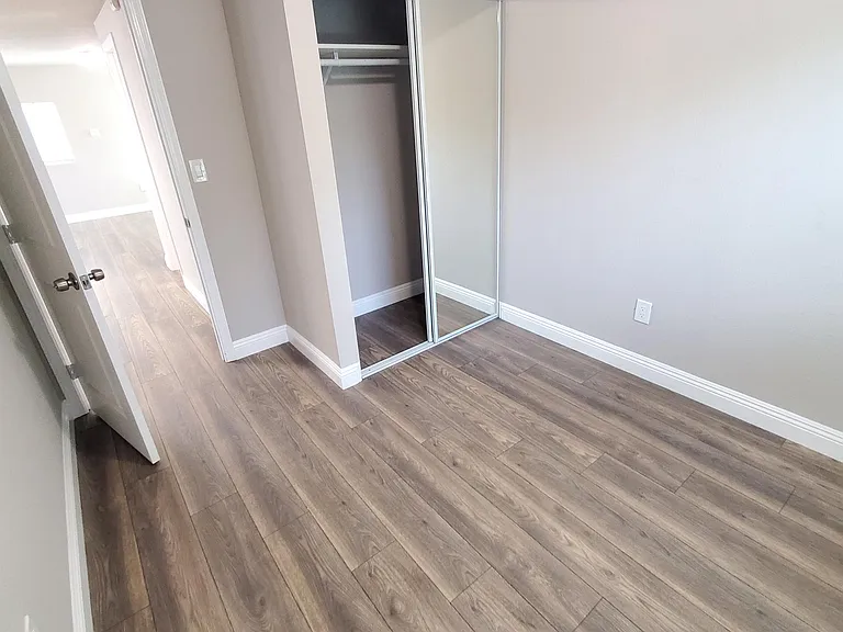 220 36th St #2 — Photo 11