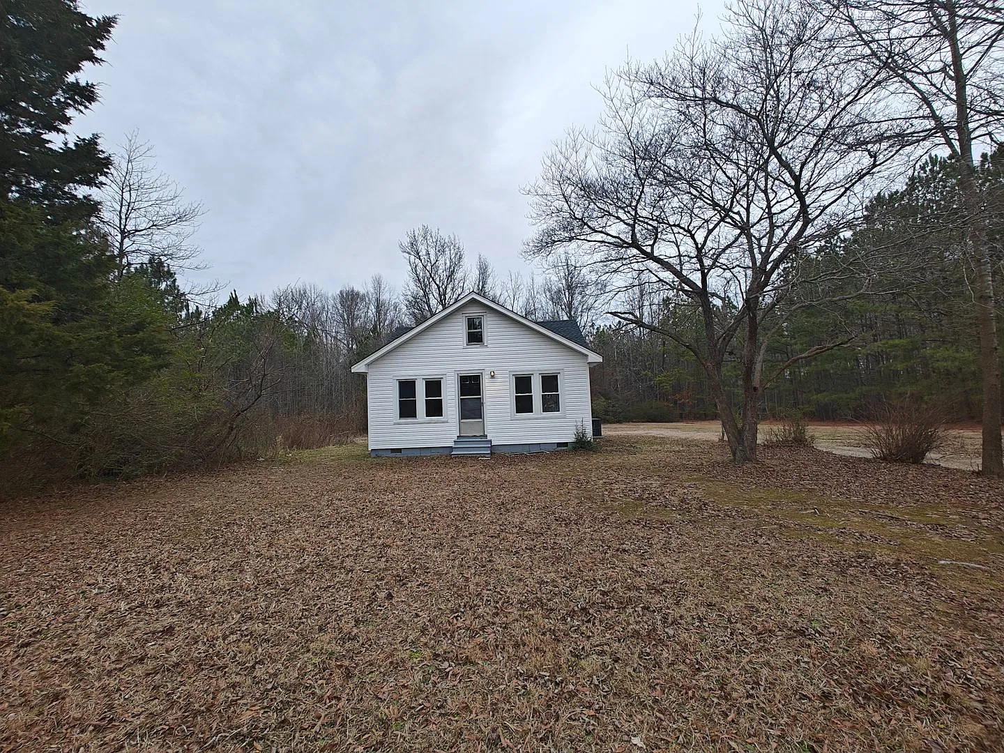 2 bedroom renovated home — Photo 1