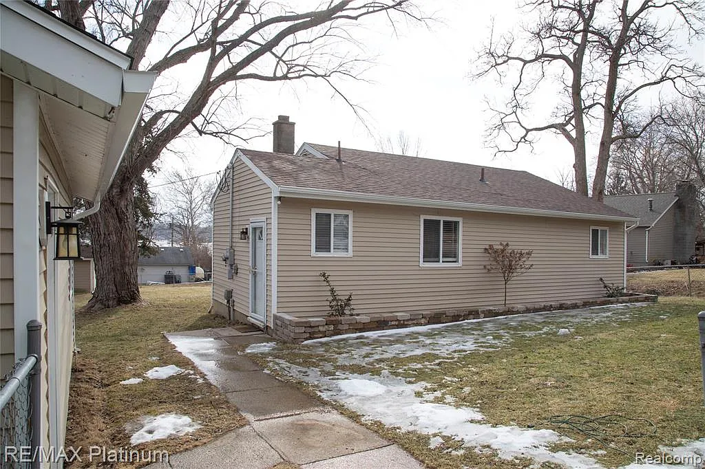 8522 Rushview Dr photo 1