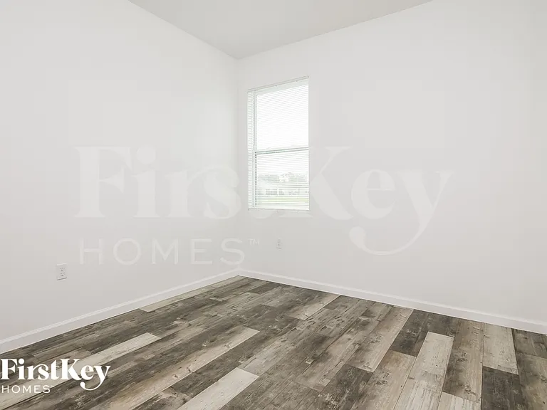 925 Albertville Ct — Photo 11