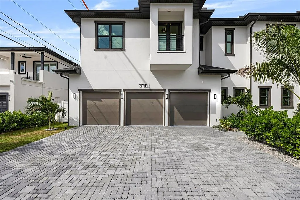 5 bed, 5.5 bath, 5096 sqft, $22,500 — Photo 3