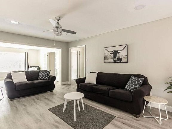 3rd image of 3109 Pecan Ln