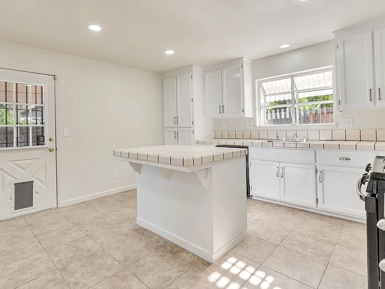 2130 Hidden Canyon Way — Photo 22