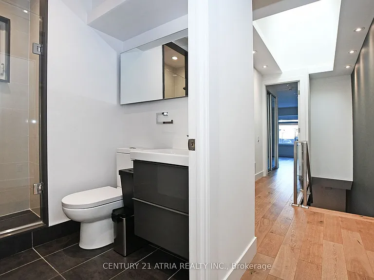 10 Palmerston Ave — Photo 32
