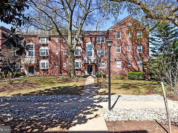 2nd image of 2106 N Scott St APT 43