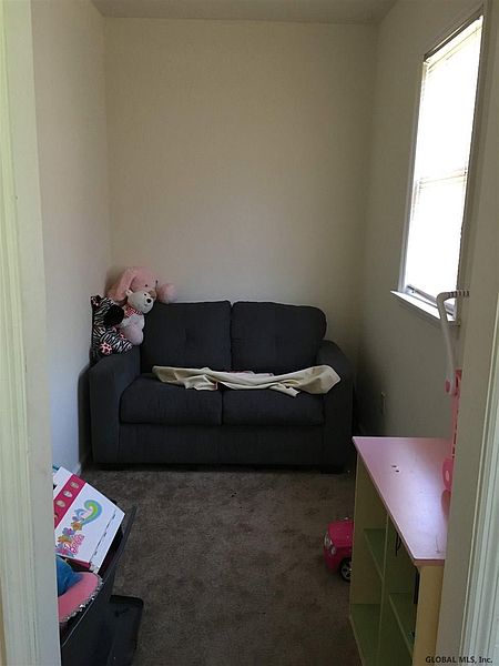 5th image of 409-411 MUMFORD Street
