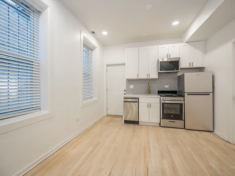 1247 N Cleaver St #R — Photo 11