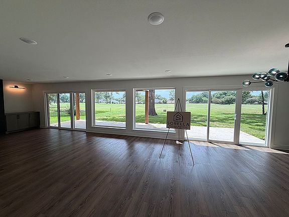 4th image of 114 S Bay Dr
