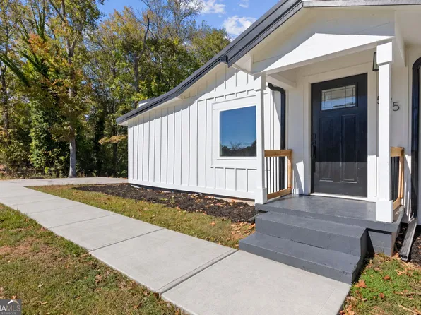 575 Laurelwood Dr, Tyrone, GA 30290