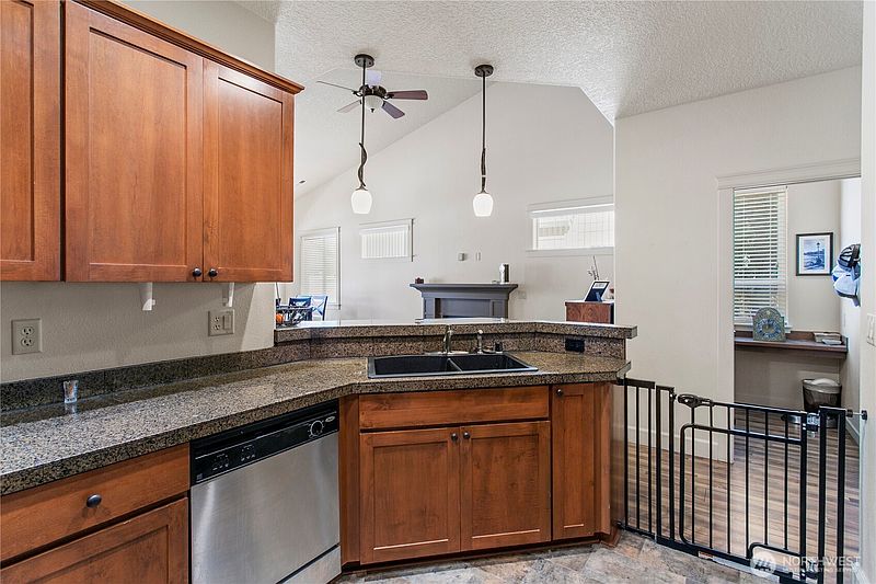 4th image of 7108 NE 56th Street