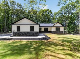 Winter Ct, Long Pond, PA 18334
