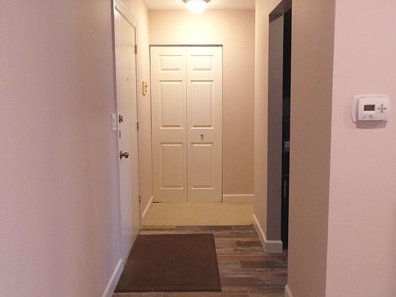 3rd image of 2037 Country Club Dr APT 23