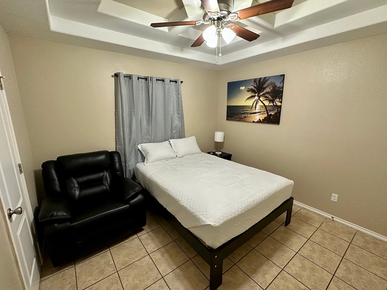 1923 N El Mundo Dr — Photo 3