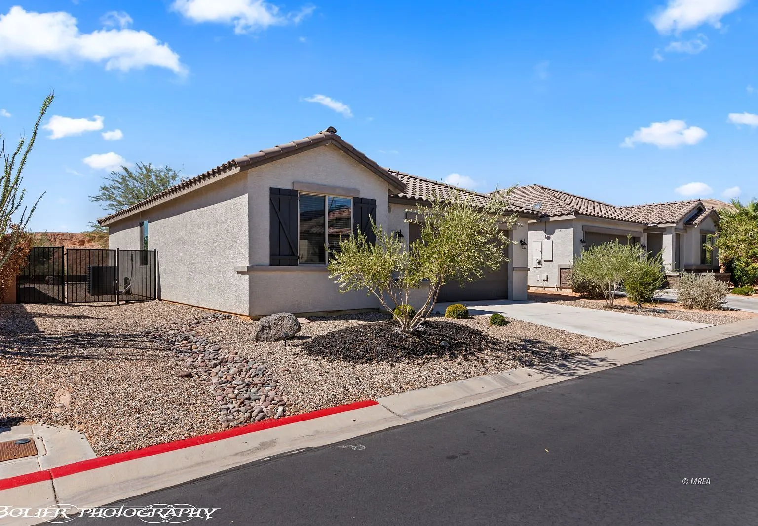 3 bed, 2.0 bath, 1165 sqft, $2,200 — Photo 2