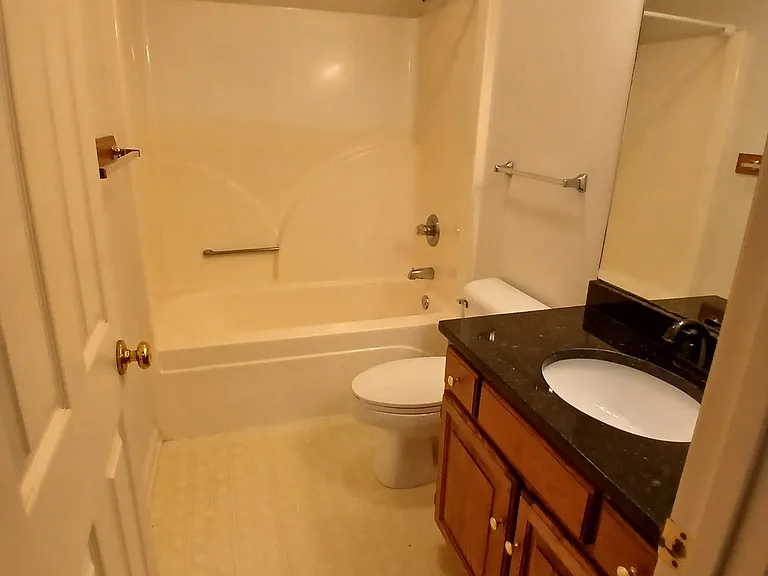 137 Sharon Dr NE — Photo 7