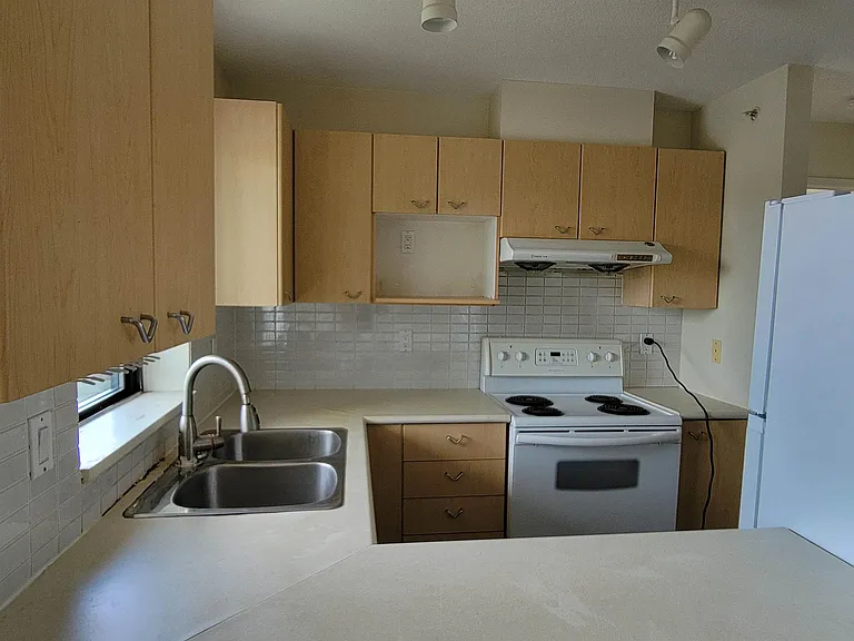 8180 Granville Ave #5XX — Photo 4