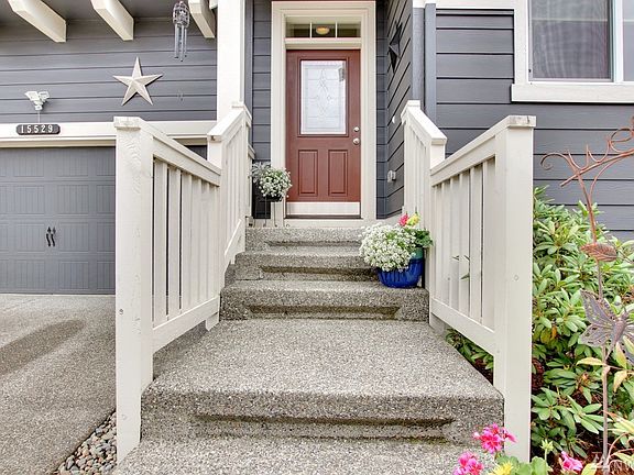 3rd image of 15529 81st Ave E