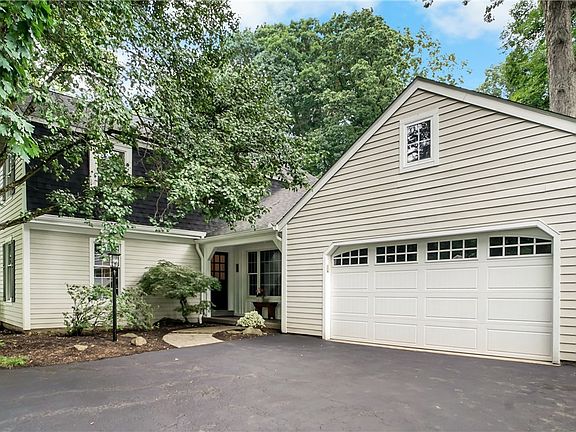 4th image of 771 Olive St