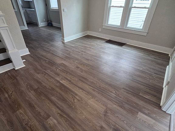 3rd image of 119 S Woodlawn Ave #119