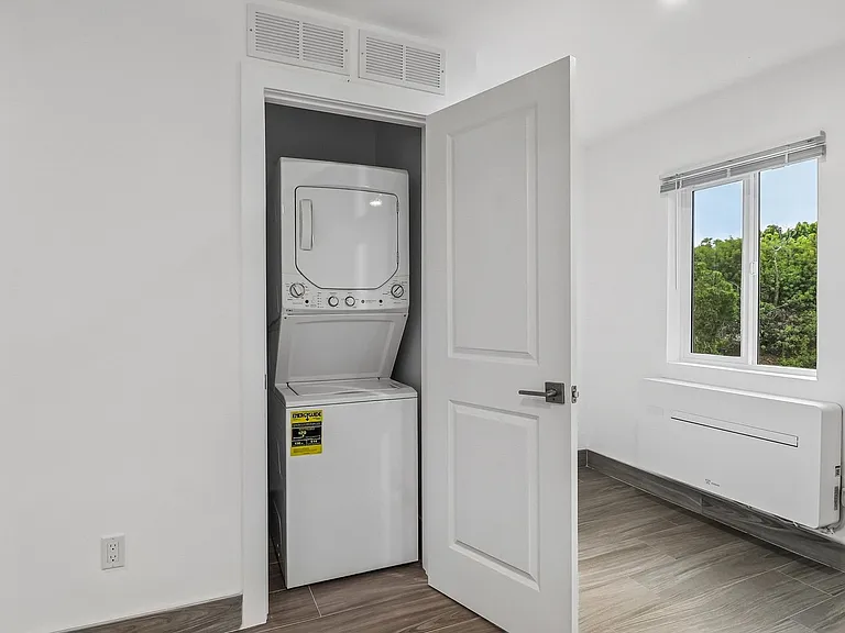 Renovated Oceanside Apartment Homes-MOVE IN PROMOTION! — Photo 14