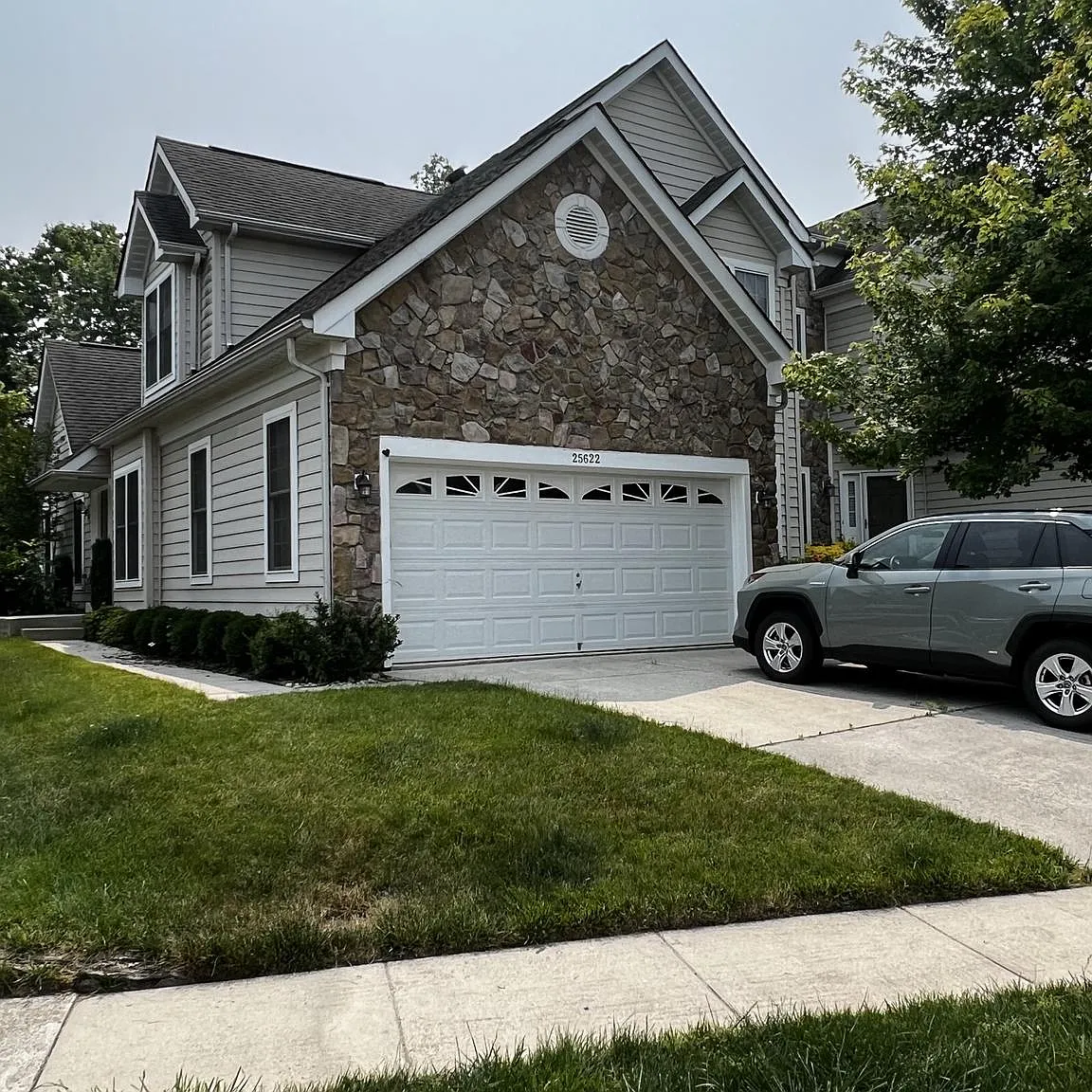 3 bed, 3.5 bath, 3613 sqft, $5,500 — Photo 1