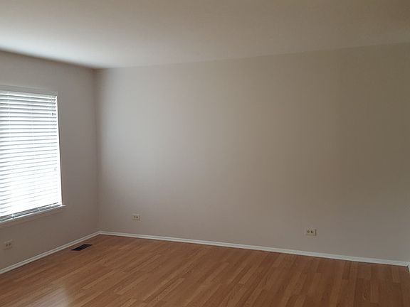 2nd image of 1086 Leawood Dr