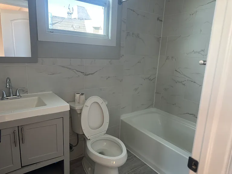 520 Park Ave #2 — Photo 4