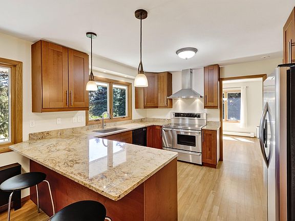 3rd image of 5567 Shamrock Ln