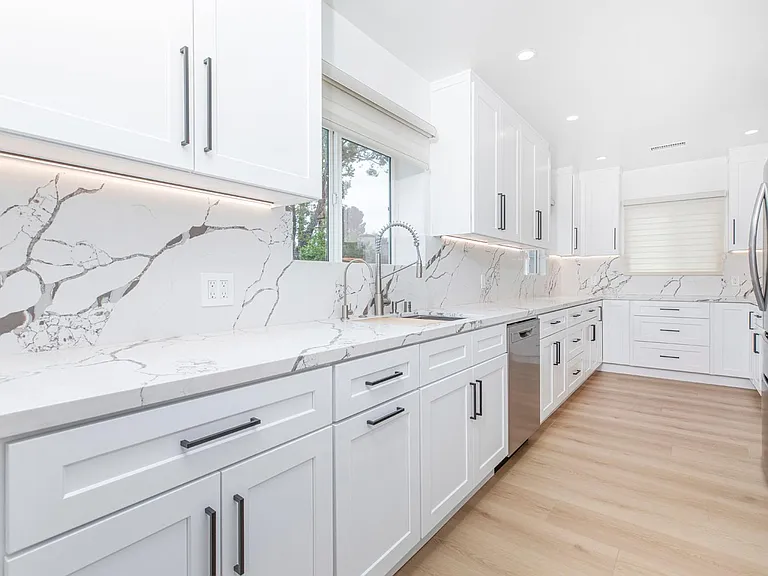 2225 Scott Rd — Photo 9
