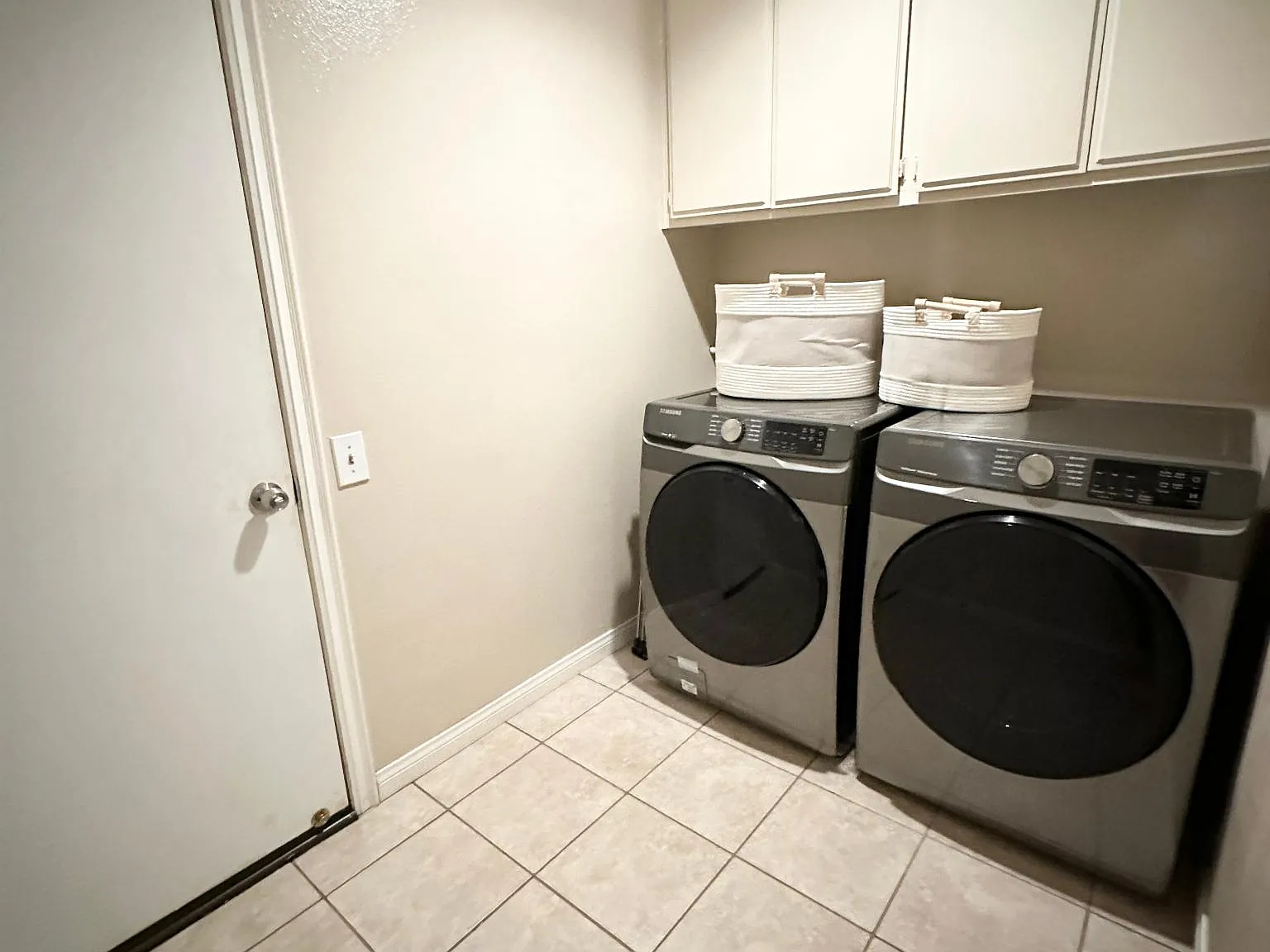 3 bed, 1573 sqft, $4,399 — Photo 2