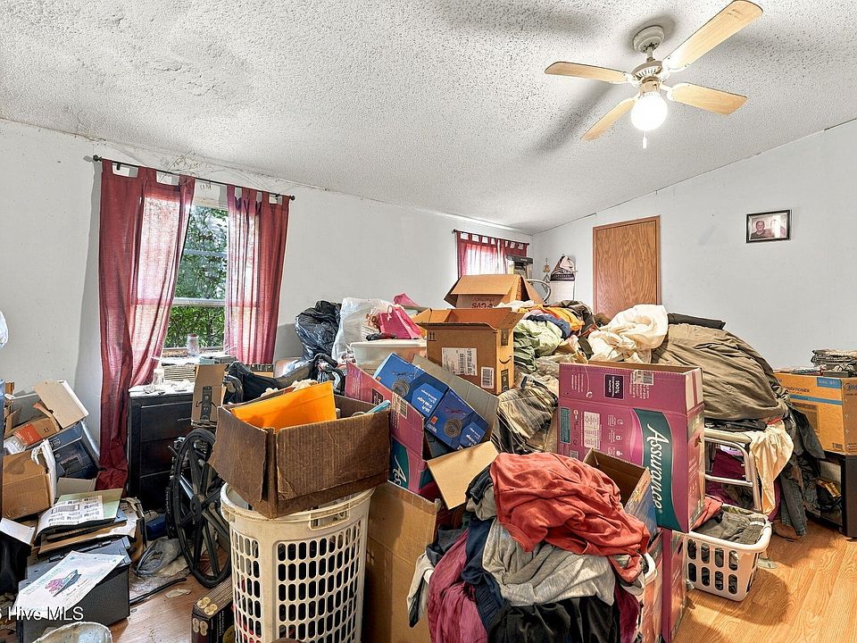 19th image of 146 Birch Drive