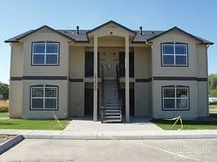 2018 E White Oak Ct #201