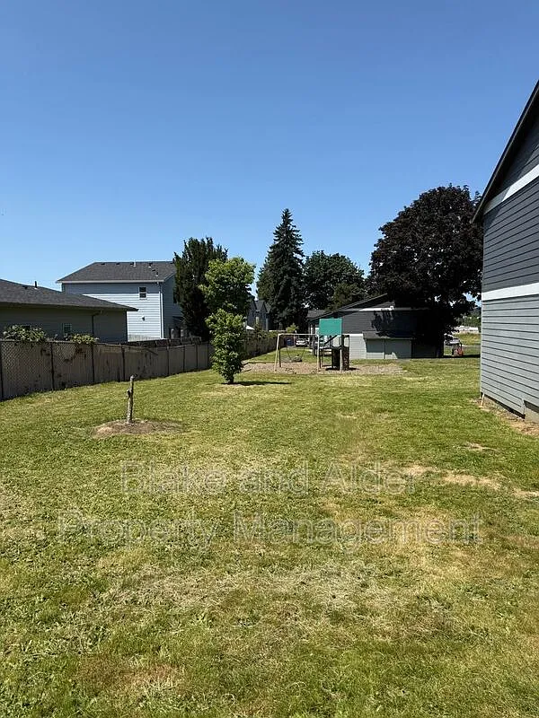 1 bed, 1.0 bath, 600 sqft, $1,195 — Photo 2