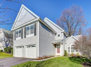 25 Plantation Rd, Whitehouse Station, NJ 08889