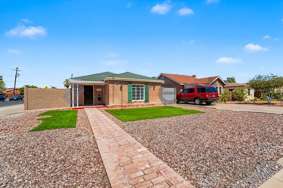 3 bed, 1495 sqft, $2,664 — Photo 3
