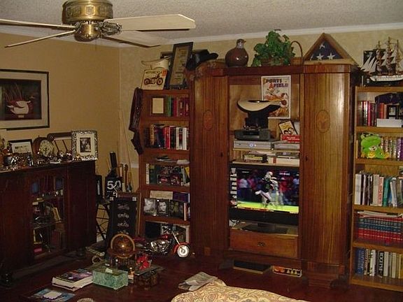 4th image of 170 Holly Ln