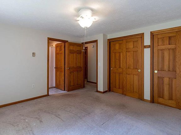 5th image of 3 Kennedy Dr #B