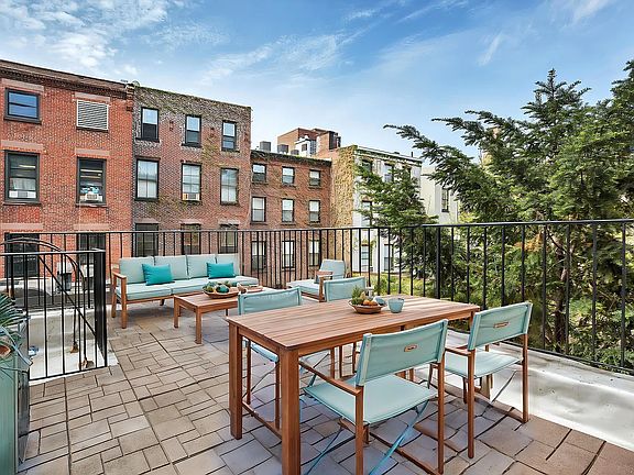 3rd image of 156 Montague St APT 3R