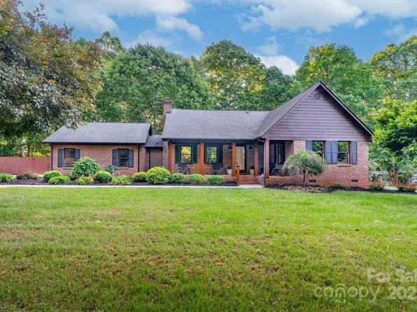 2202 Bearskin Ln, Monroe, NC 28110