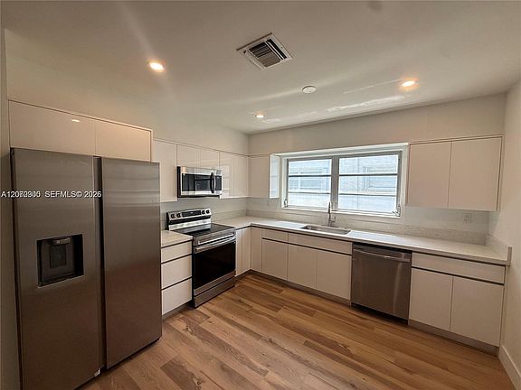 5th image of 1532 Trillo Ave